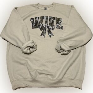 Gildan “Wife” Crewneck XL